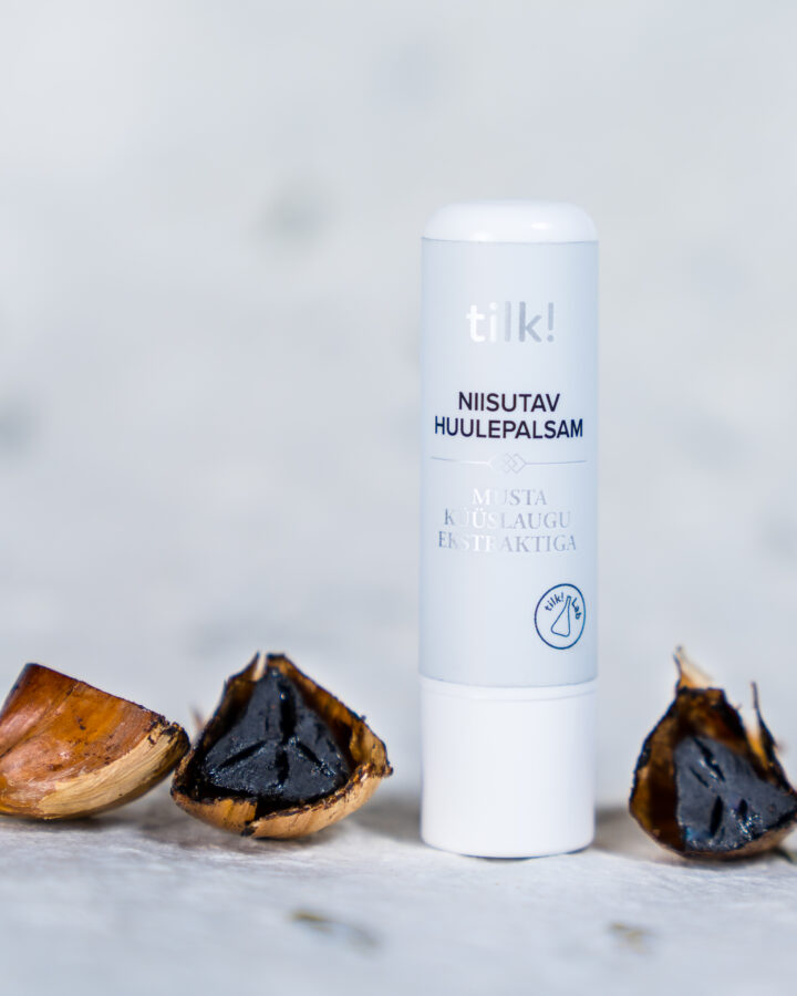 Moisturising lip balm with cocoa and shea butter