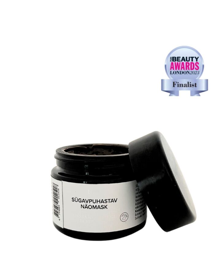 Deeply cleansing orange-scented face mask with black garlic and peat